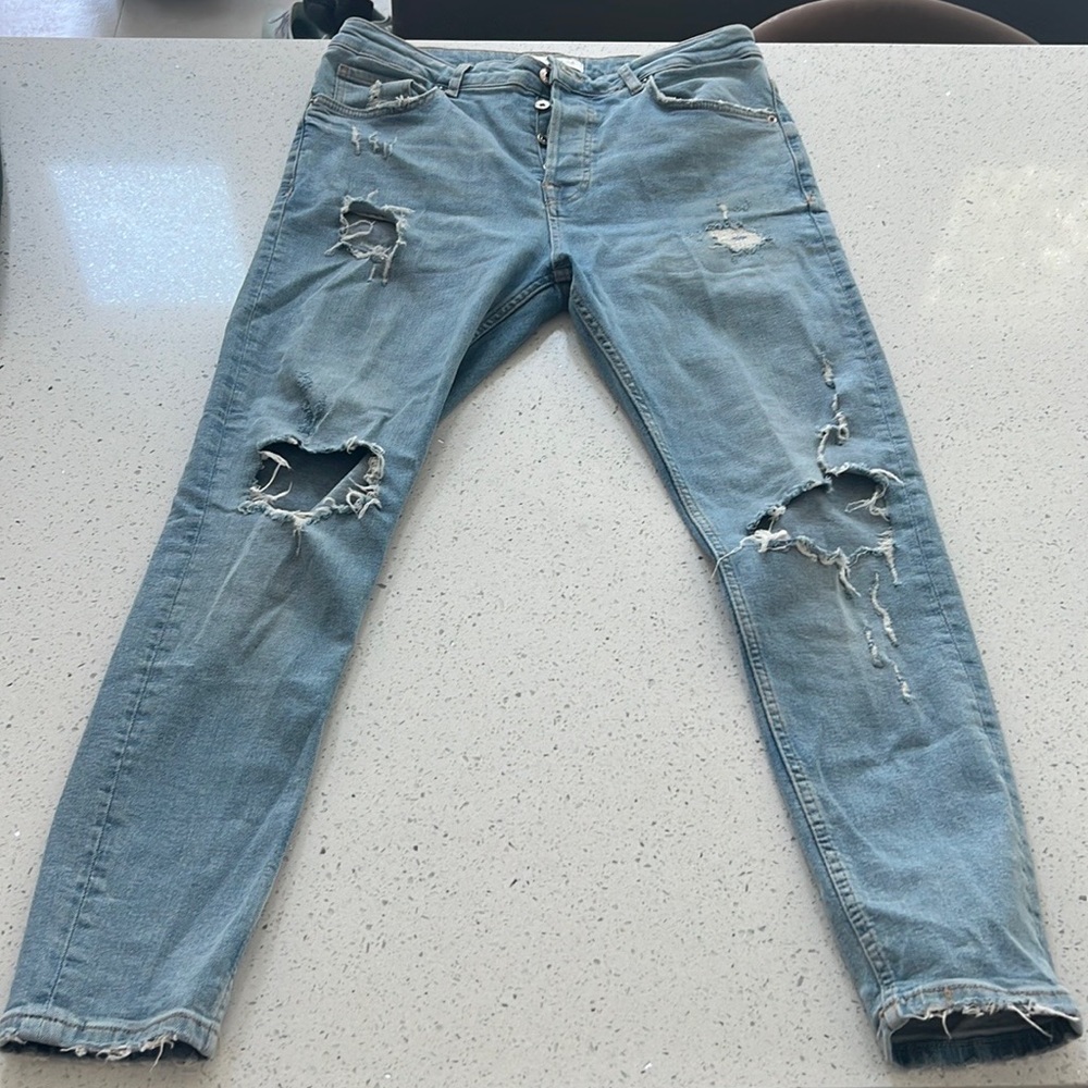 Zara Ripped Jeans - Picture 3 of 8